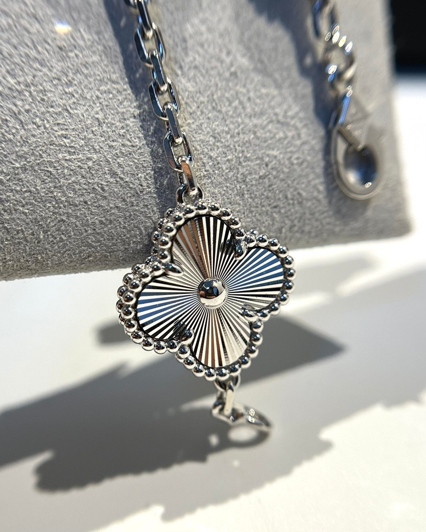 [Dawnora Jewelry] CLOVER 5 MOTIF LASER BRACELET COLLECTION